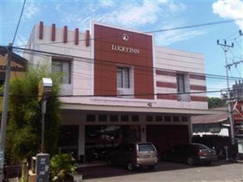 Hotel Lucky Inn Manado Kültér fotó