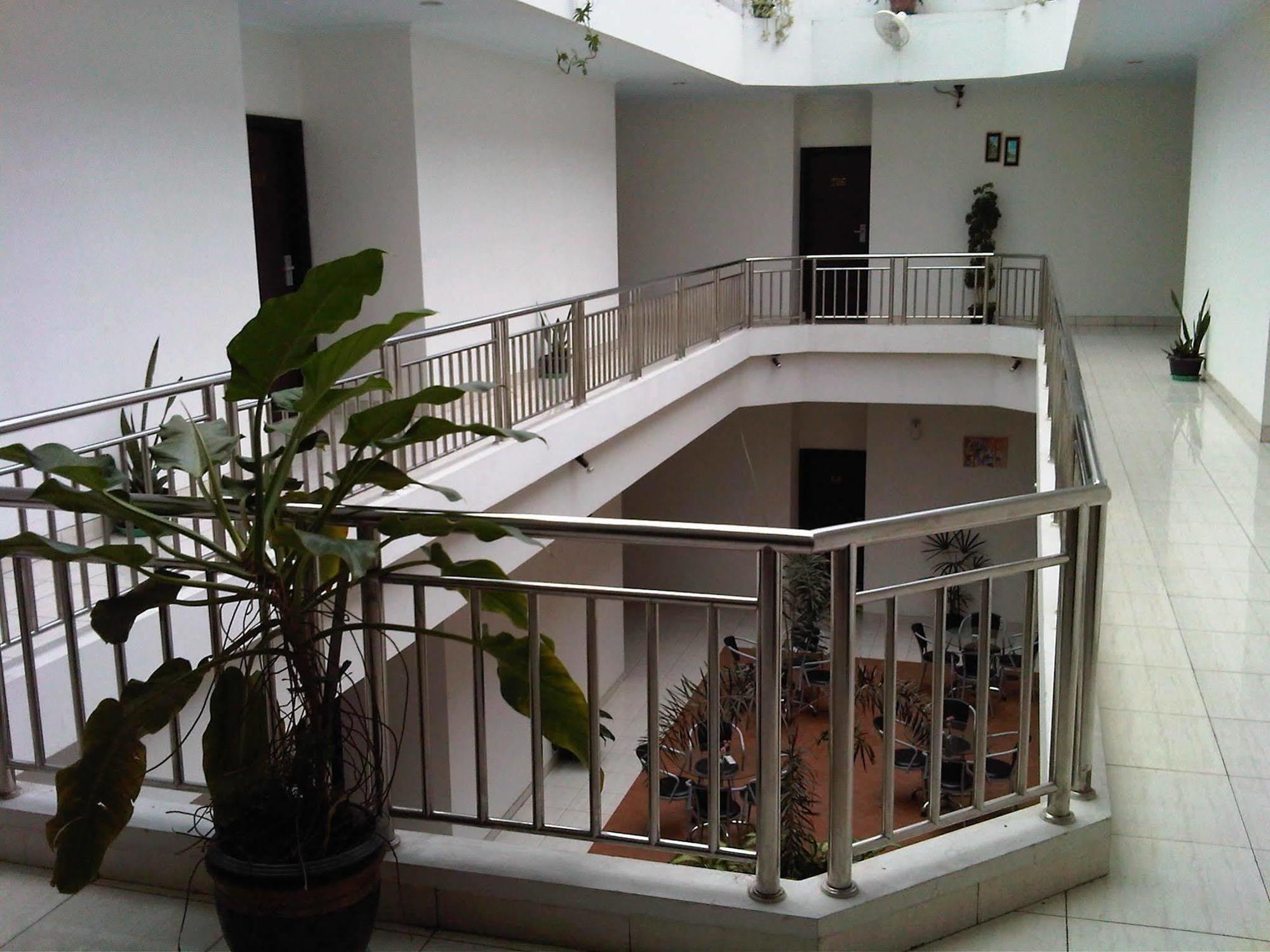 Hotel Lucky Inn Manado Kültér fotó